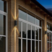 Applique murale extérieure avec faisceau lumineux en aluminium
